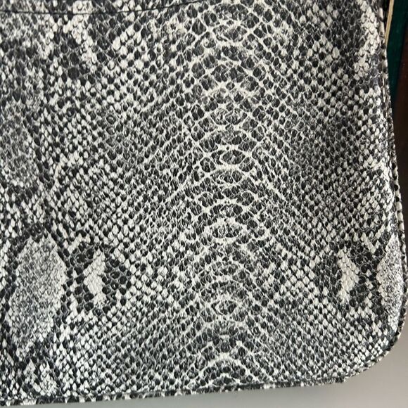 Vintage y2k 00s 2000s faux snake skin shoulder bag by Cornell - Picture 7 of 16